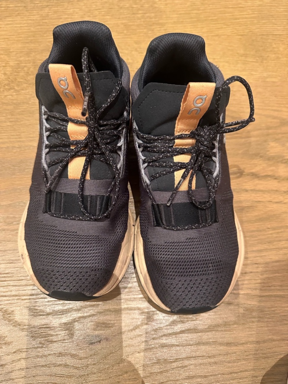 OnCloud Women’s Sneakers